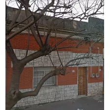 ¡¡bajo De Precio!! Usd 85.000 Dólares. Vendo Casa 3dorm En Dos Plantas Barrio Peñarol, Muy Bien Ubicada. Al Frente Es Ph Independiente. 112m2