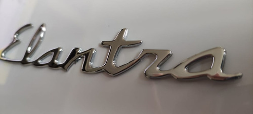 Hyundai Elantra Emblema Cinta 3m Foto 5