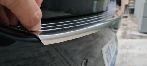 Moldura Estribo Exterior Tipo Rudo Cajuela Mazda 3 2019 2020 Foto 2