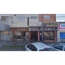 Local En Av. Hipolito Yrigoyen Al 400