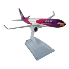 Miniatura De Avião B737 Nok Rosa Em Metal 16cm