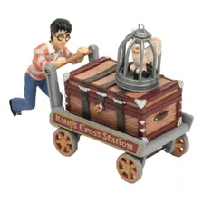 Figura De Harry Potter Con Carro De Equipaje.