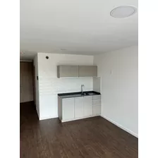 Vendo Moderno Monoambiente Con Renta Gran Oportunidad, Vista Despejada, Bajos Gastos Comunes, Ubicado En Pocitos.