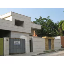 En Venta Bella Casa En Obra Gris De Fachada De Piedra Importada Inm, Habitaciones Con Baño, Vista Espectacular Al Campo De Golf, Zona Fresca. Vigilancia Privada Y Maletero. Altos De Guataparo