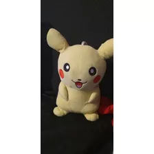Peluche Pokémon Pikachu 20cm