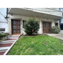 Vendo Casa Grande Ideal Empresa 5 Dorm 2 Baños Garage, Al Frente Con Jardín, Sobre Avenida Soca En Barrio Pocitos- La Mondiola