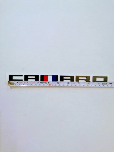 Emblema Letra Chevrolet Camaro Con Bandera Color Negro Foto 4