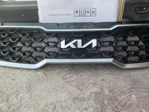 Parrilla Kia Sorento 2022-2023 Original Usado Foto 2