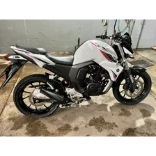 Moto Yamaha Fazer