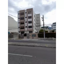 Hermoso Departamento. En Hermoso Edifico Bilován En Verano, En Bellavista Alta De Quito Norte