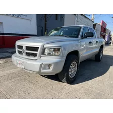 Dodge Dakota 2012