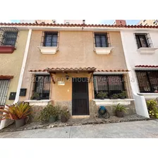 Townhouse Impecable Con Excelente Distribucion Venta El Parral Valencia Carabobo Lf24-14746