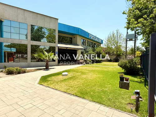 Imagen principal de Fábrica En Venta De 4.989 M2 Con Oficinas - Macul
