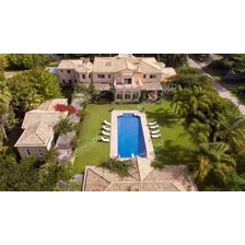 Mansion A Pasos De La Brava En Punta Del Este En Venta