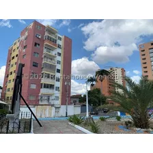 Kl Vende Cómodo Apartamento En El Centro-este De Barquisimeto #24-20431