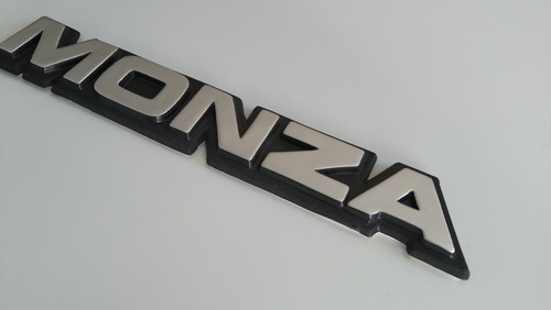 Chevrolet Monza Emblema  Foto 4