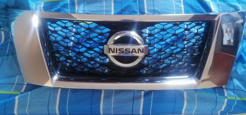 Foto de Persiana Parrilla Nissan Pathfinder 2013-2016 Original Usada