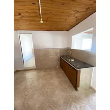 Apartamento De Dos Dormitorios. Con Patio. Sin Gastos Comunes.