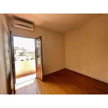 Venta De Apartamento Una Cuadra Del Mar, Al Frente Luminoso