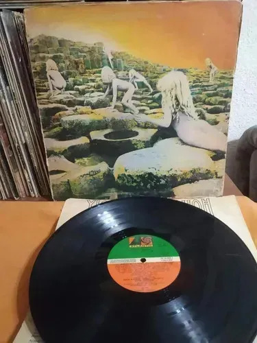 Led Zeppelin - HOUSES OF THE HOLY