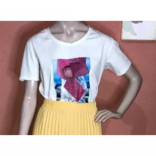 Blusa Em Malha Com Aplicação Em Pedrarias De Varias Marcas