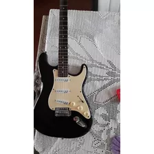 Golden Stratocaster Anos 80