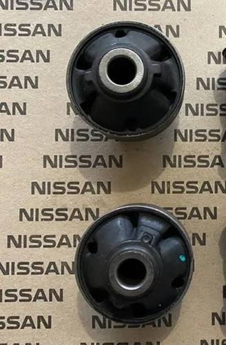 Bujes De Horquilla Grande Inf Nissan Tiida 06-11 Izq / Der Foto 2