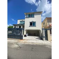 Vendo Casa De Dos Niveles En Los Prado De Oportunidad