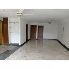 Venta De Oficina En Versalles, Norte De Cali, 11135.