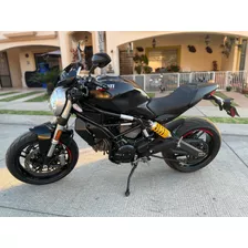 Ducati Monster 797 Black