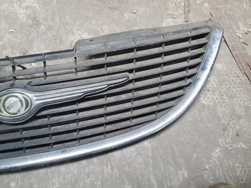 Parrilla De Chrysler Voyager/town Country 2001-2001 Original Foto 3