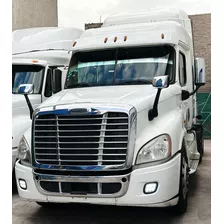 Tractocamion Freightliner Cascadia 2015 Cummins 18vel 46,000
