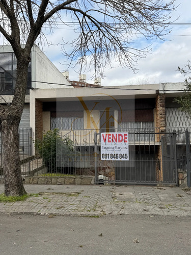 Se Vende Casa PH en Malvin en la Calle Concepción del Uruguay