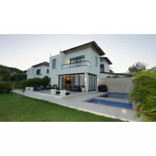 Casa Villa En Venta En Juan Dolió, Guavaberry, San Pedro De Macoris 