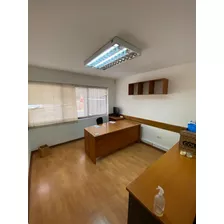 Arriendo De Oficina De 6 Privados En Avenida Arge...