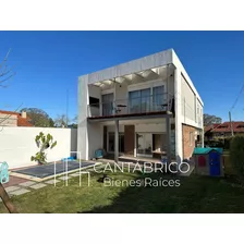 Vendo Dos Casas, Pu, 5d, 6b, Piscina, Barbacoa, Cocheras, Jardín, Fondo. Ubicación Espectacular!!!