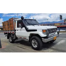 Toyota Land Cruiser Estacas