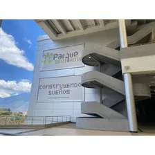 Se Alquila Local Comercial Cc Cerro Verde, Área 158m2 Mas 79m2 De Mezzanina, Nivel Pb 