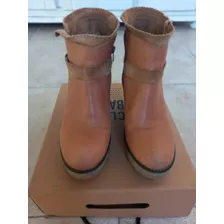 Bota De Cuero Suela Sofi Martiré 39