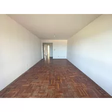 Alquiler Apartamento De 3 Dormitorios Con Garaje. Vista Despejada A La Rambla!