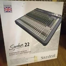 Soundcraft Signature 22 Mtk Analog Mixer