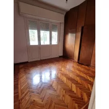 Muy Proximo A Fac. Catolica Y A 150 Mts De Av Italia Hermoso Apto De Estilo Muy Bien Cuidado Amplios Ambientes 80 Mts Totales 2do Por Escalera Anda O Cgn Sino Bhu 6 Meses O Seguros. Se Vende Tb 