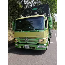 Mercedes Benz - Atego 1017 - Modelo 2013