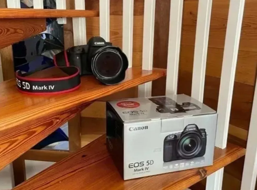 Canon 5d Mark Iv Cameras With 24-105mm Lens
