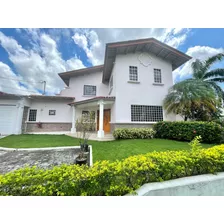 Se Vende Casa Con Piscina En Villa Lucre Panamá