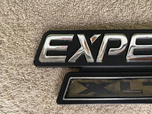 Emblema Ford Expedition Xlt Triton V8 Original Foto 5