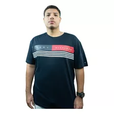 Camiseta Tommy Hilfiger Estampada Com Letreiro E Listras