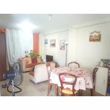 Casa En El Norte De Guayaquil, Cerca Del Colegio Americano, City Mall, Alborada, Con Aire Acondicionado (en 2 Habitaciones), 2 Parqueos Y Agua Caliente. 