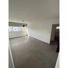 Apartamento En Alquiler De 2 Dormitorios C/ Cochera En Villa Española