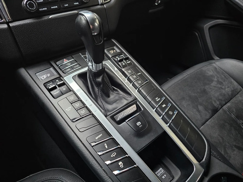 Porsche Macan 2.0 252cv - 15